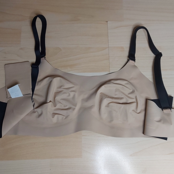 Knix Black Wireless Bra - Picture 4 of 5